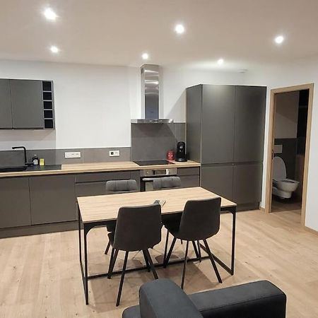 Superbe Appartement T2 Climatise, Idealement Situe อูฌีน ภายนอก รูปภาพ